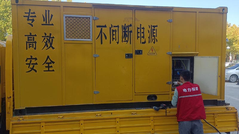 黑河柴油发电机组和UPS电源配合使用时，如何避免切换过程中的电力中断？